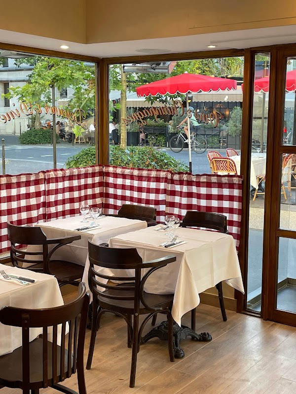 Restaurant Le Petit Comte « Bouillon Boulogne » à Boulogne-Billancourt, France