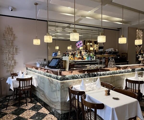 Restaurant Le Petit George à Paris, France