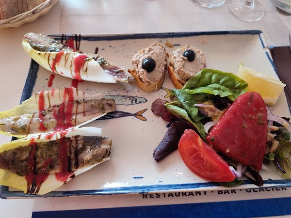 Restaurant Le P’tit Bateau à Saint-Cyprien, France
