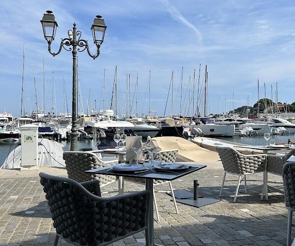 Restaurant Le Quai 28 à Saint-Jean-Cap-Ferrat, France