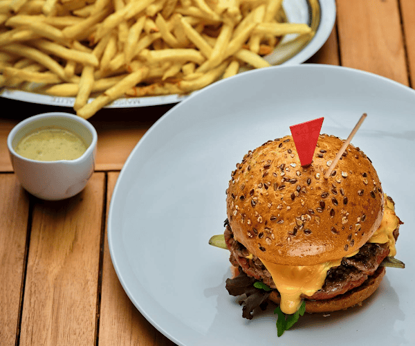 Restaurant Léo Léa – Assiette au Boeuf – Saint-Jean-Cap-Ferrat à Saint-Jean-Cap-Ferrat, France