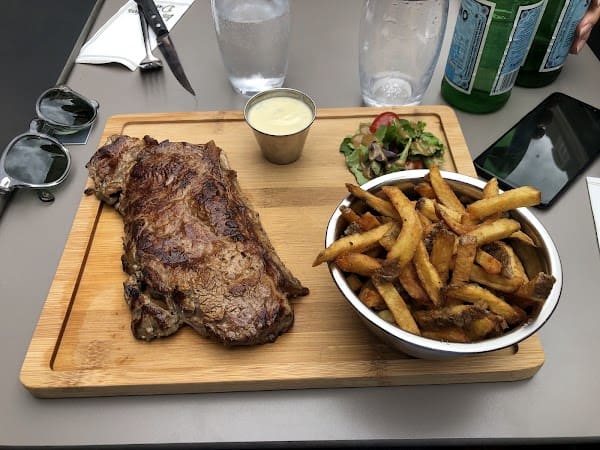 Restaurant Les Copains d’Abord à Mâcon, France