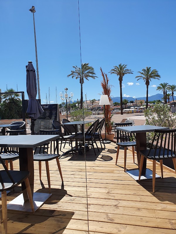 Restaurant L’îlot à Saint-Cyprien, France