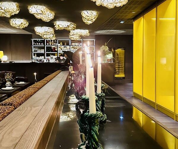 Restaurant Maison Jaune à Boulogne-Billancourt, France