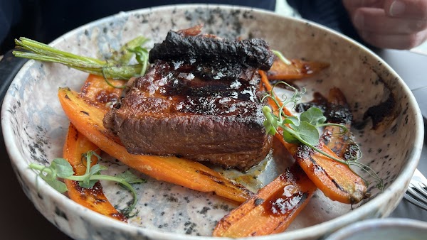 Restaurant Maison Jaune à Boulogne-Billancourt, France