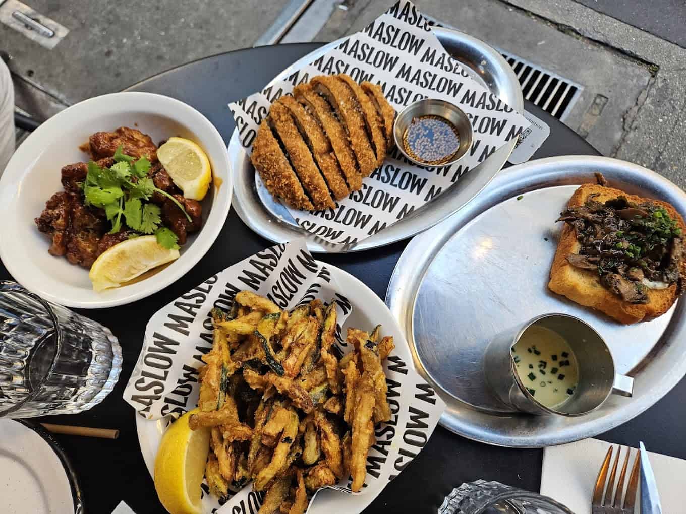 Restaurant Maslow 1er à Paris, France