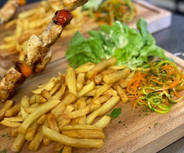 Monteverdi Café Brasserie Restaurant Bar A Vins à Orange, France