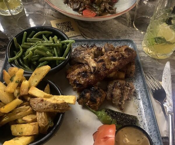 Restaurant Qamar à Bondy, France