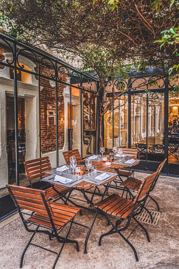 Restaurant aux bains de Montpellier à Montpellier, France