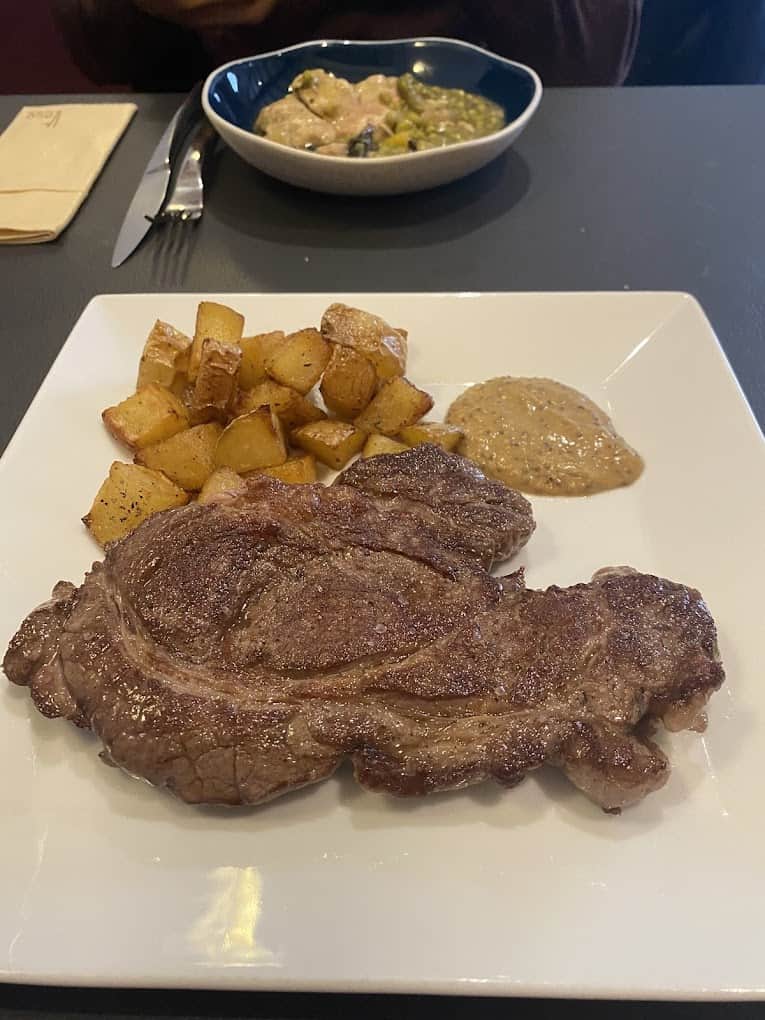 Restaurant – Cave – Bistro a vin – Conseil “La Table Du Sommelier” à Castres, France