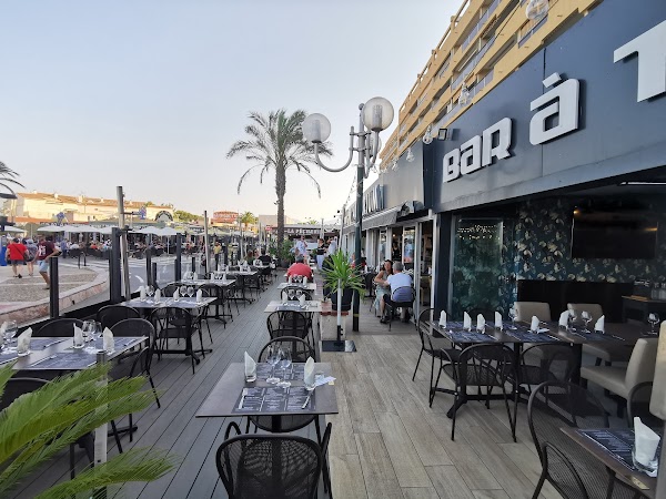 Restaurant L’Aquarium à Saint-Cyprien, France