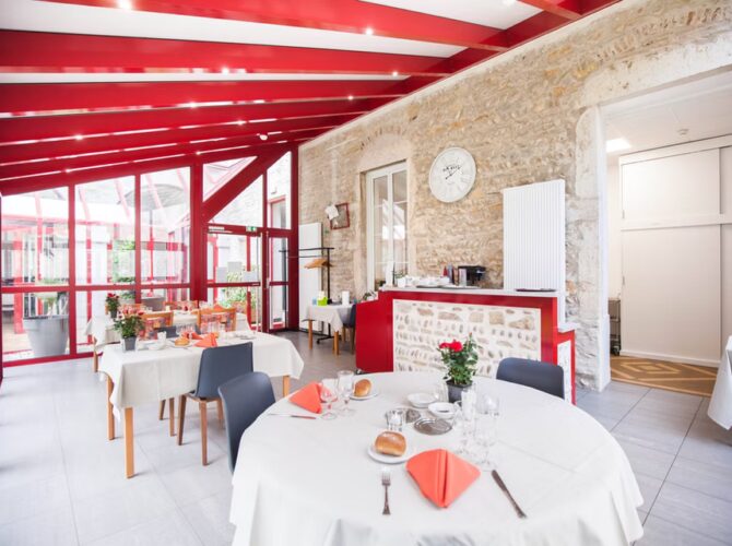 Restaurant Les Alaniers à Bourg-en-Bresse, France