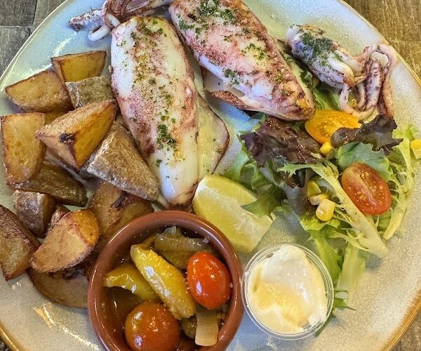 Restaurant l’eskaya à Saint-Cyprien, France