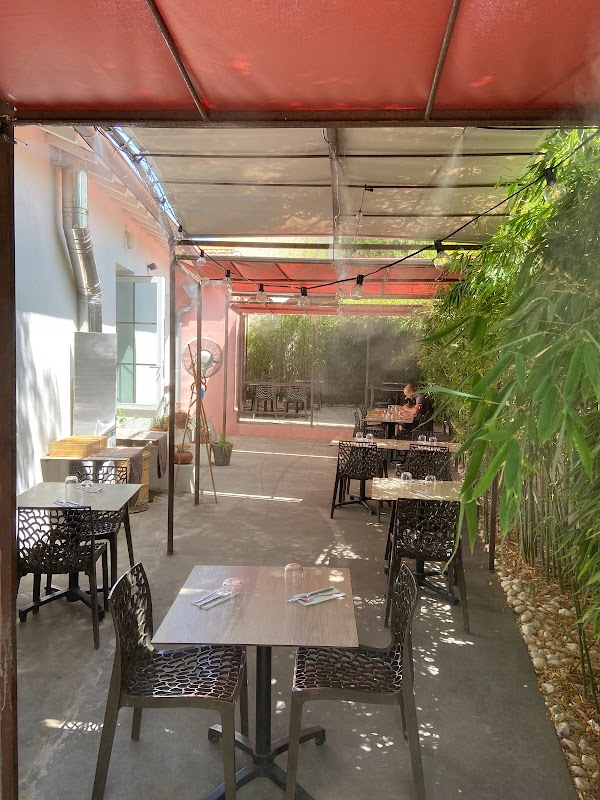 Restaurant traiteur Comme une abeille à Montélimar, France
