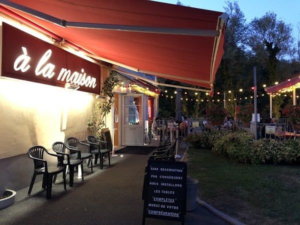 Restaurant À la Maison à Pau, France