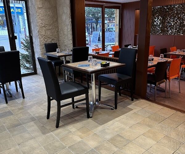 Restaurant À table .! à Vierzon, France