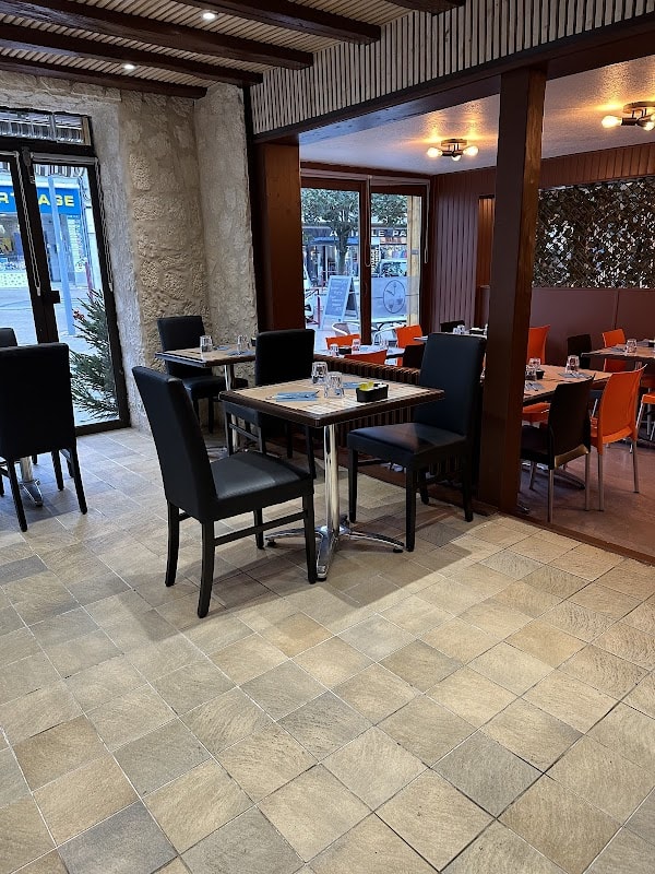 Restaurant À table .! à Vierzon, France