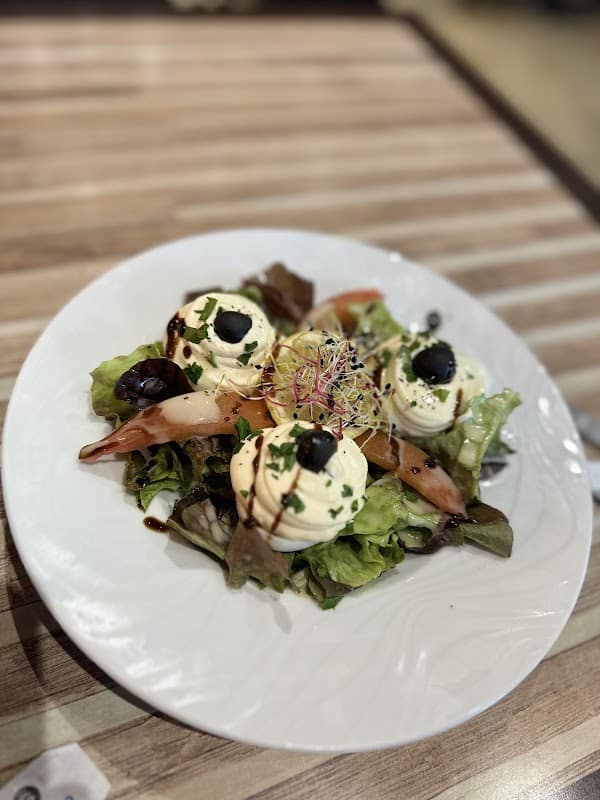 Restaurant À table .! à Vierzon, France