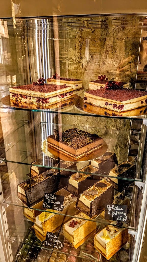 Restaurant Au Pain Des Amis à Fontvieille, France