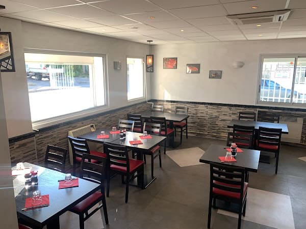 Restaurant ayaki sushi à Saint-Priest, France