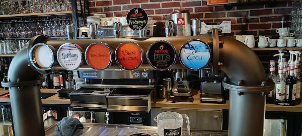 Restaurant BAR LE 74 (seventy four café) à Vittel, France