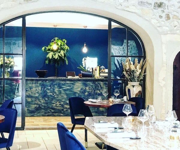 bec restaurant à Paradou, France