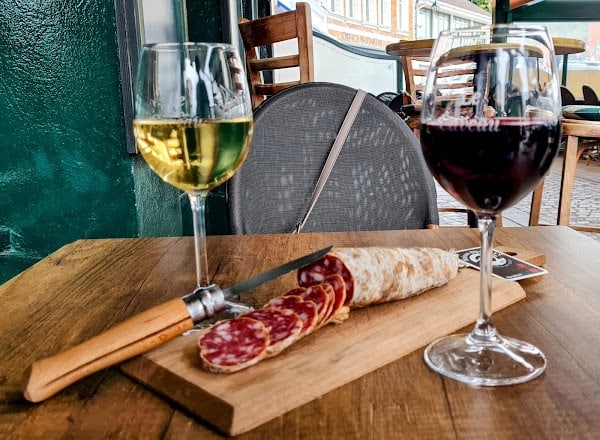 Restaurant Brasserie Le Caveau à Montreuil-sur-Mer, France