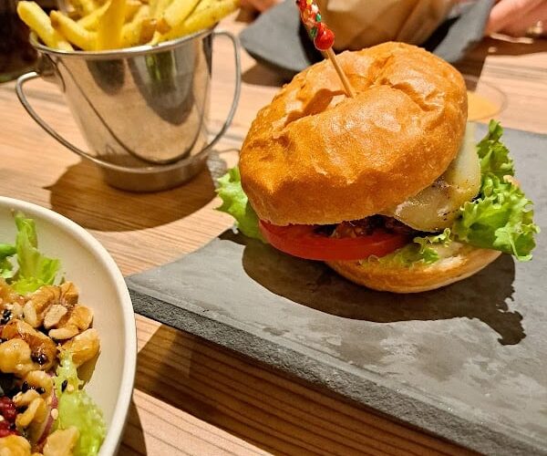 Restaurant Burger Lounge à Crans-Montana, Suisse