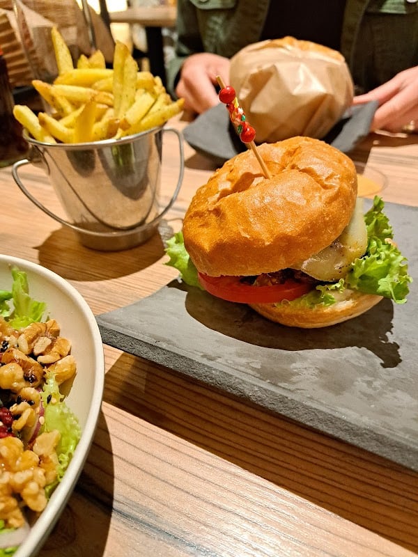 Restaurant Burger Lounge à Crans-Montana, Suisse