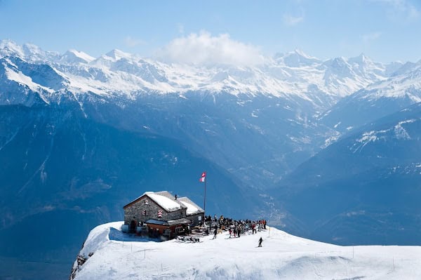 Restaurant Cabane des Violettes CAS à Crans-Montana, Suisse