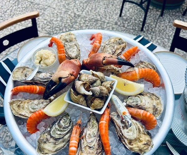 Restaurant CALM bar à huitres Port Fréjus à Fréjus, France