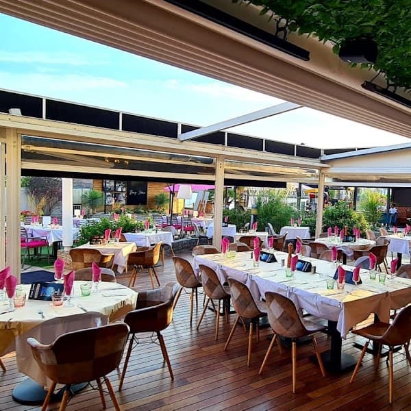 Casa Luna – Restaurant St Laurent du Var à Saint-Laurent-du-Var, France
