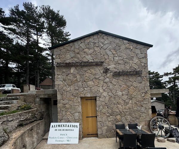 Catalina, Col De Bavella ( Bar , restaurant et épicerie GR20) à Bavella, France