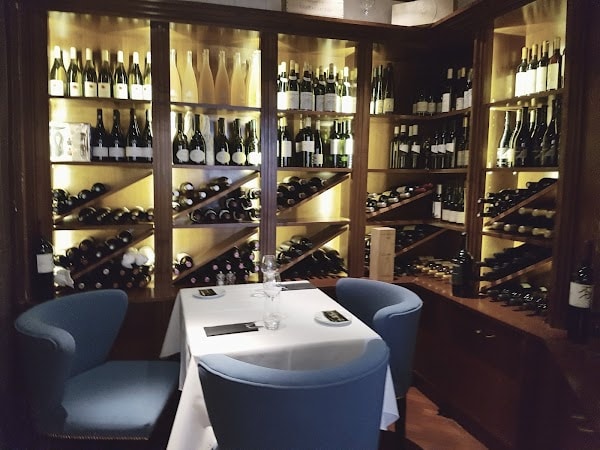 Caviar House & Prunier | Boutique & Restaurant | Crans-Montana à Crans-Montana, Suisse