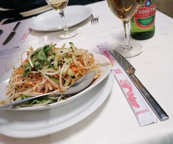 Restaurant Chez Mme Phok à Saint-Laurent-du-Var, France