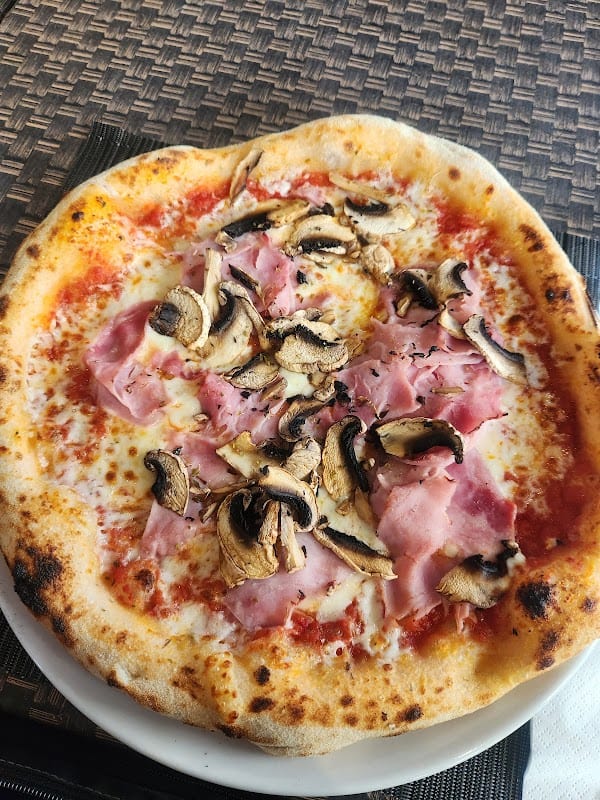 Restaurant Chez Pino à Porto-Vecchio, France