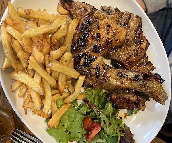 Restaurant Churrasqueira Do Povo à Clichy, France