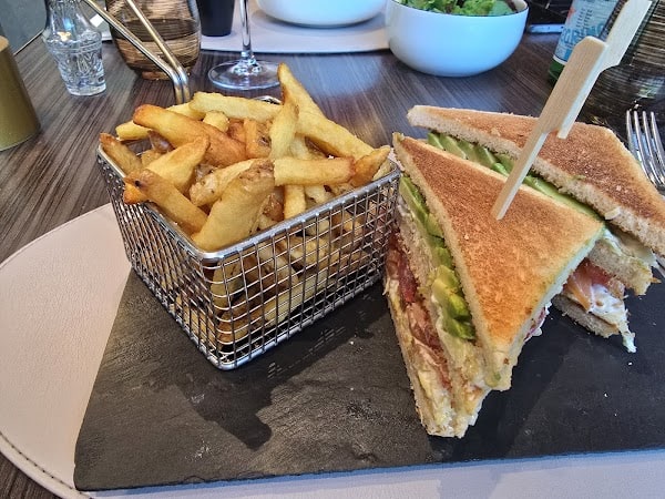 Côté Square fait une pause estivale… Retrouvez nous au restaurant Quartiers d’été ! à Genève, Suisse