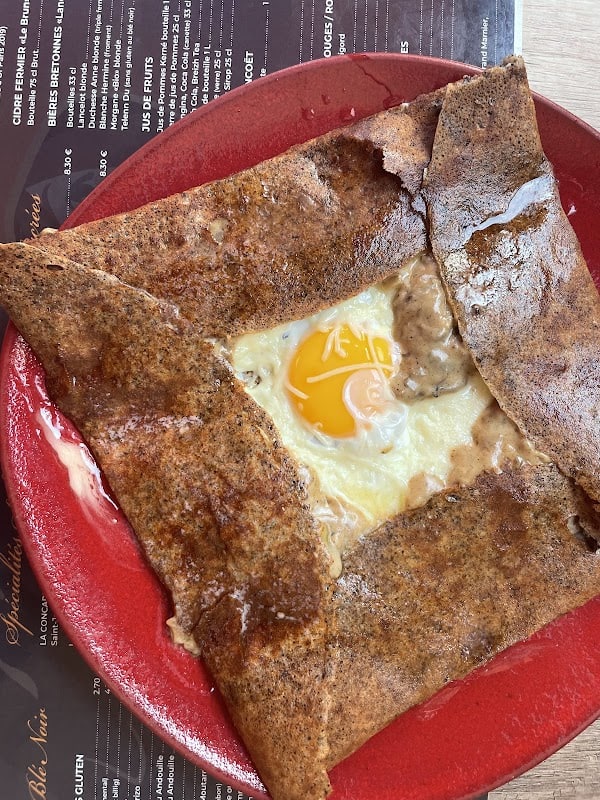 Restaurant Crêperie – Le Petit Chaperon Rouge à Concarneau, France