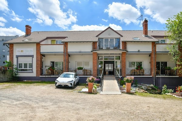 Restaurant Enjoy Garden à Vierzon, France