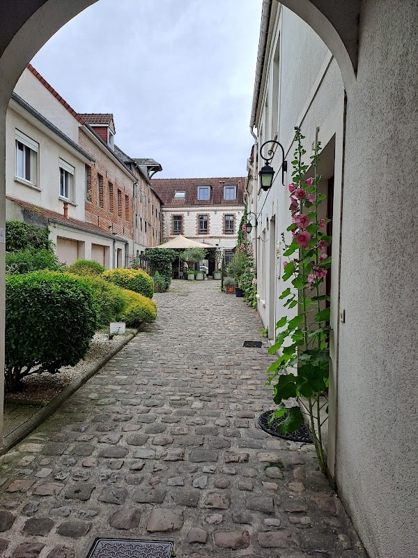Restaurant Froggy’s Tavern à Montreuil-sur-Mer, France