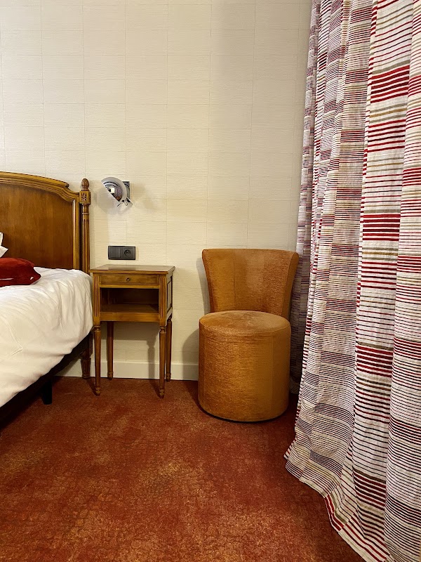 Hôtel Père Benoît – Restaurant Steinkeller à Entzheim, France