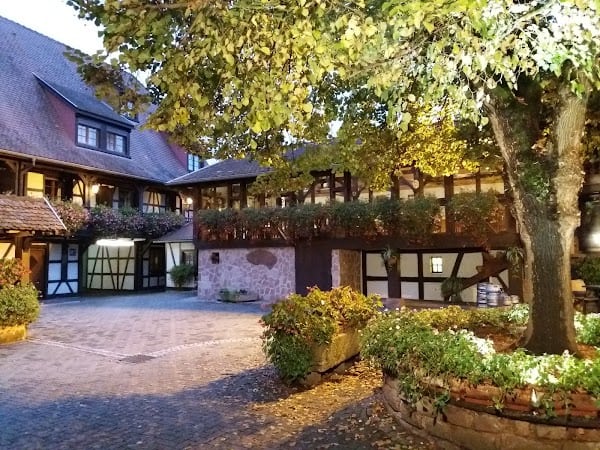 Hôtel Père Benoît – Restaurant Steinkeller à Entzheim, France