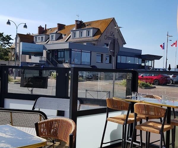 Hôtel-Restaurant La Crémaillère à Courseulles-sur-Mer, France