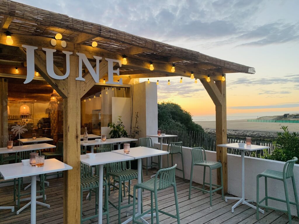 JÜNE
