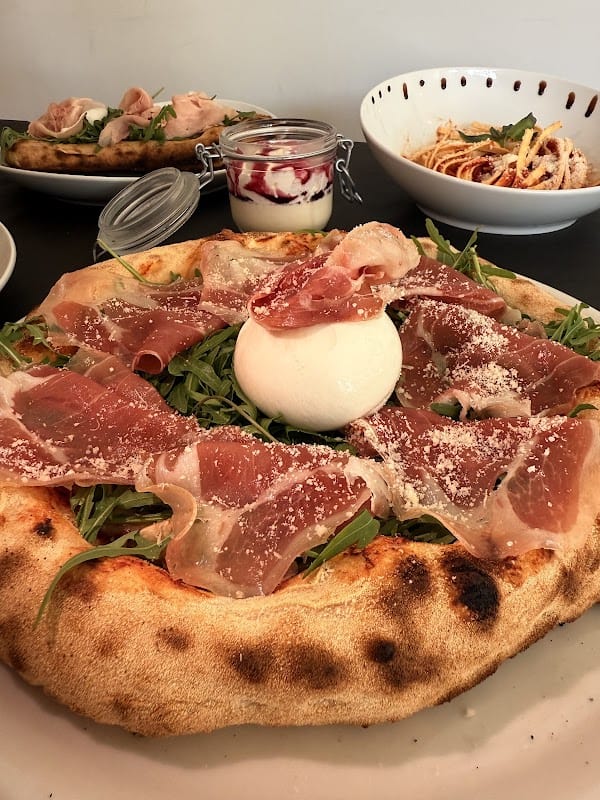 Restaurant La Bella Tavola – Lunel Viel à Lunel-Viel, France