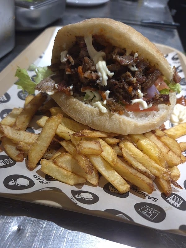 Restaurant la belle broche à Lunel, France