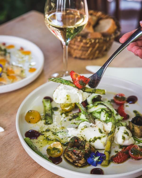 La CaVe à Montreuil – Restaurant et cave à vins à Montreuil, France