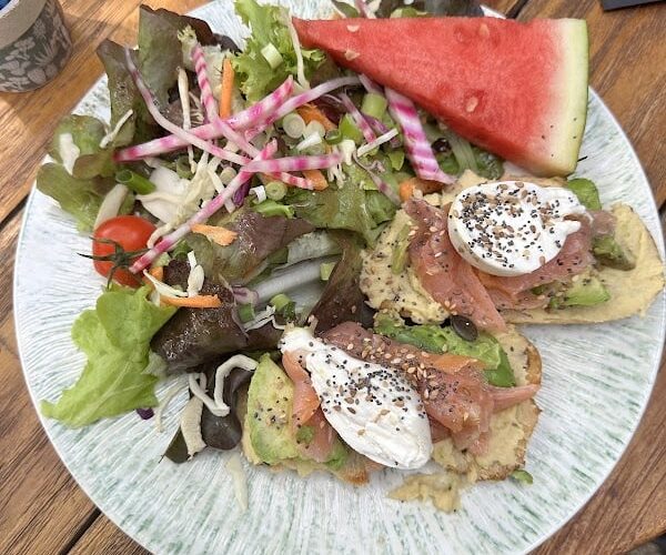 Restaurant La cour des 2 pins à Fontvieille, France