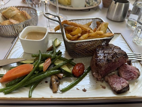 La Cour d’Honneur – Restaurant Avignon Centre Ville à Avignon, France